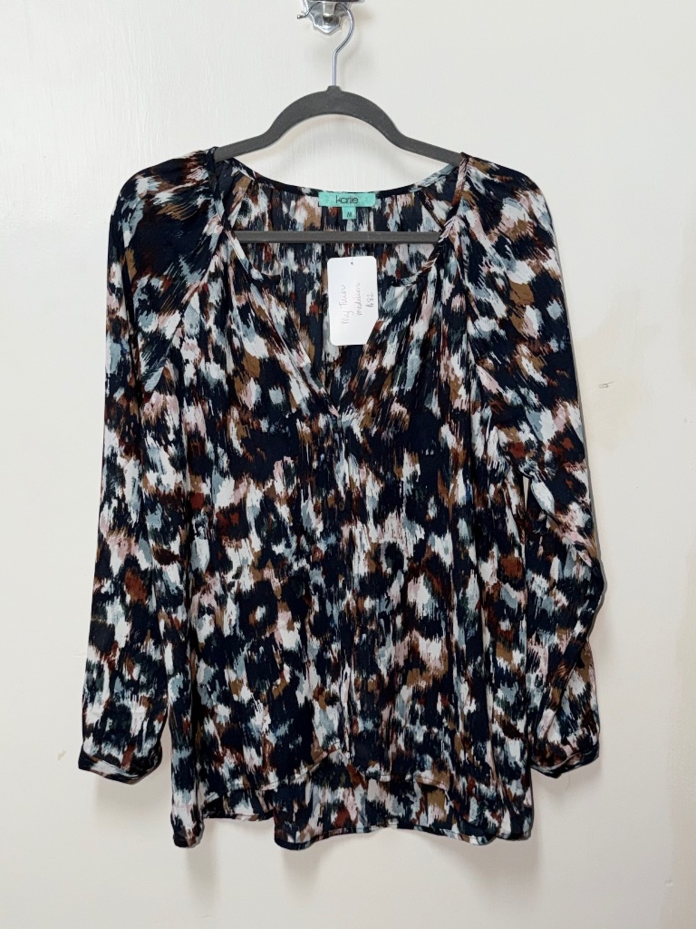 NWT Karlie V-Neck Blouse